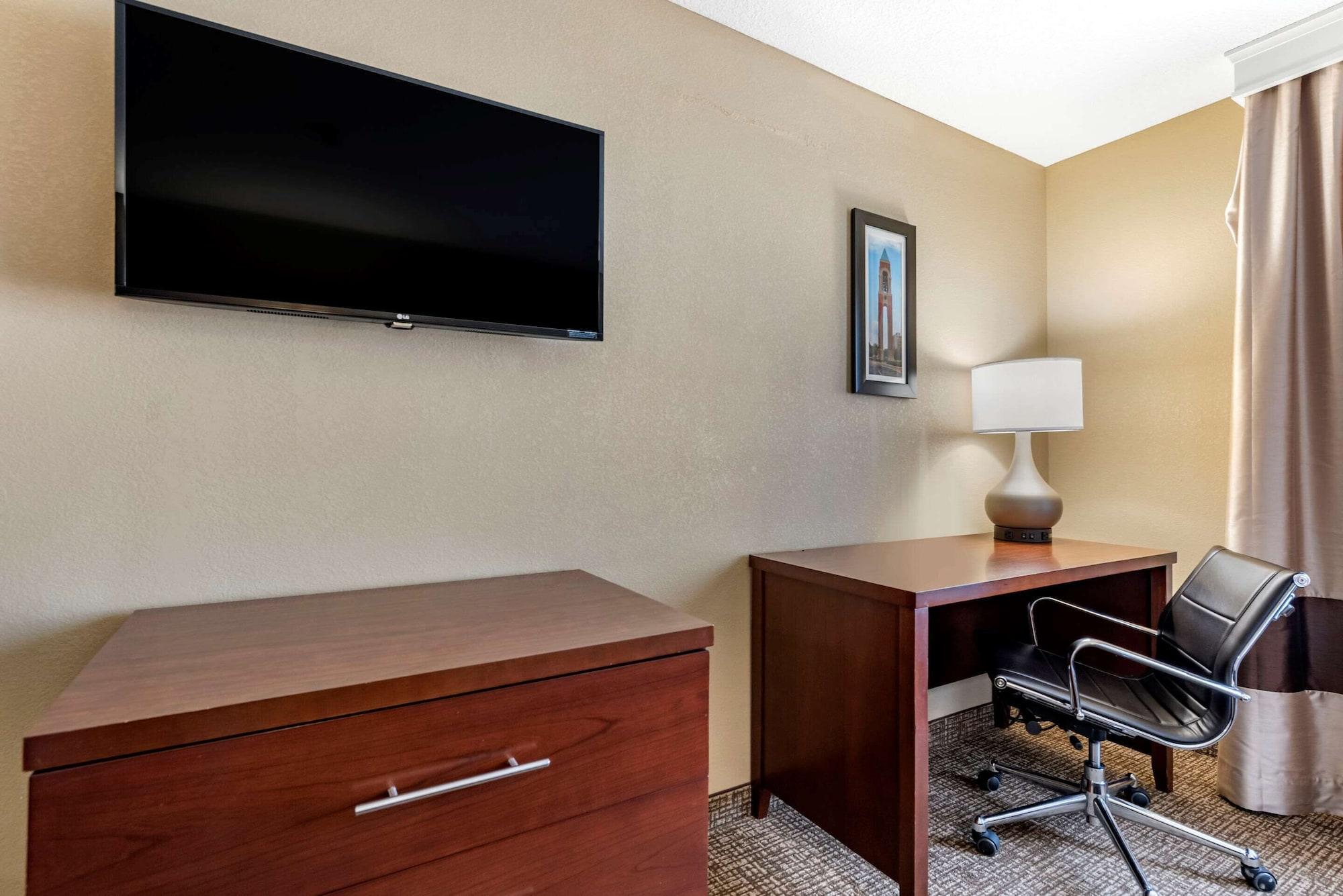 Comfort Inn & Suites Muncie Esterno foto