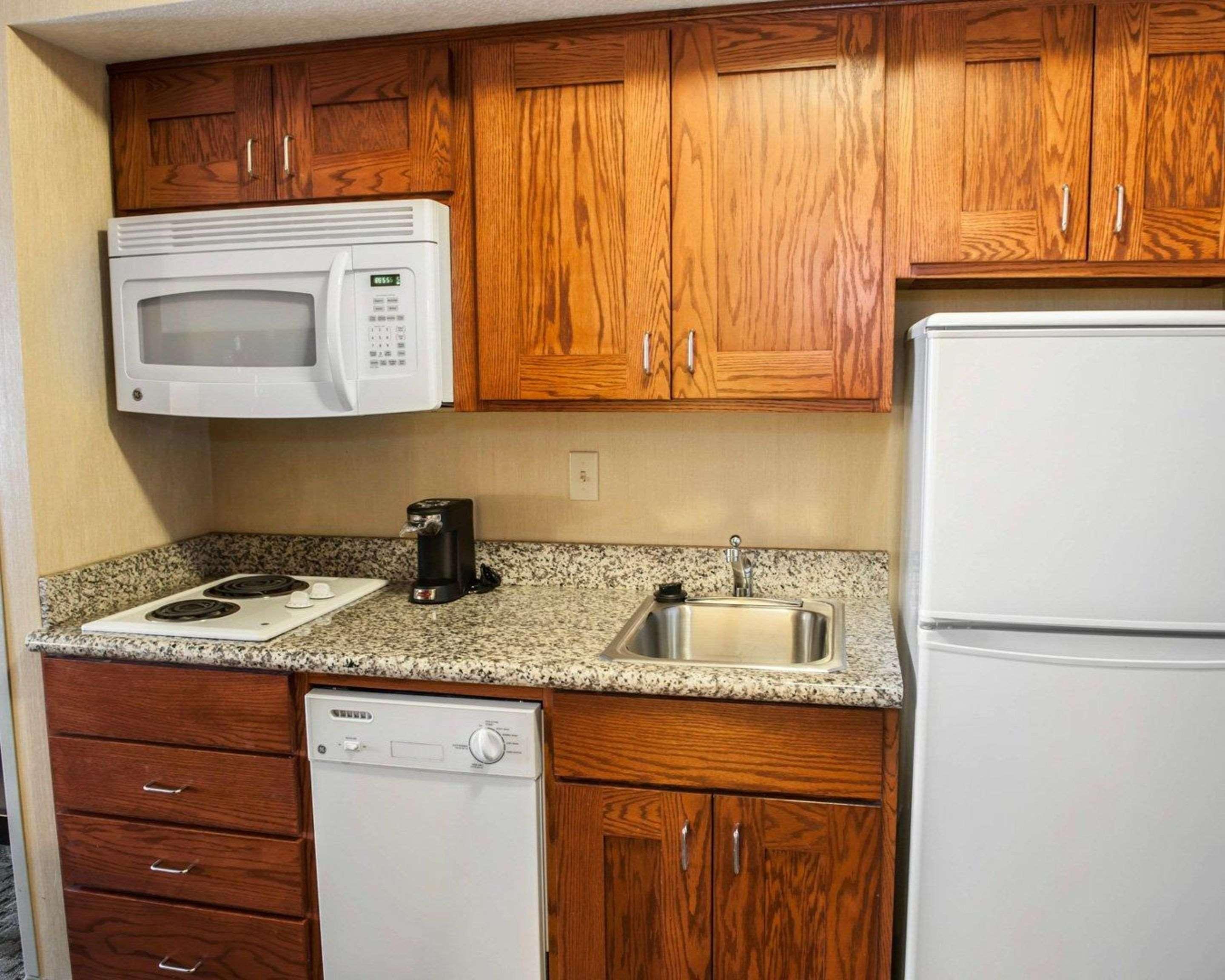 Comfort Inn & Suites Muncie Esterno foto